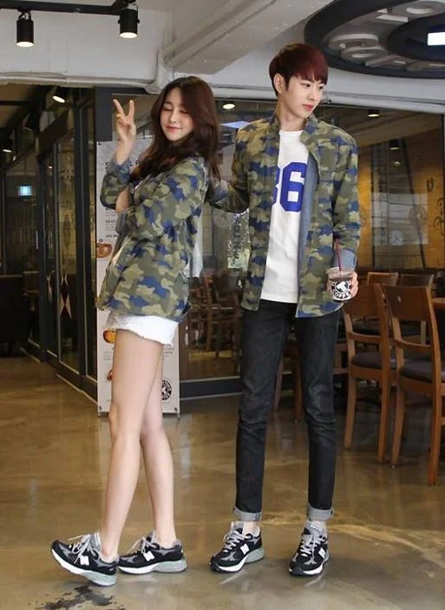 couple-sneakers-22