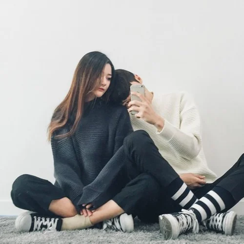 couple-sneakers-3
