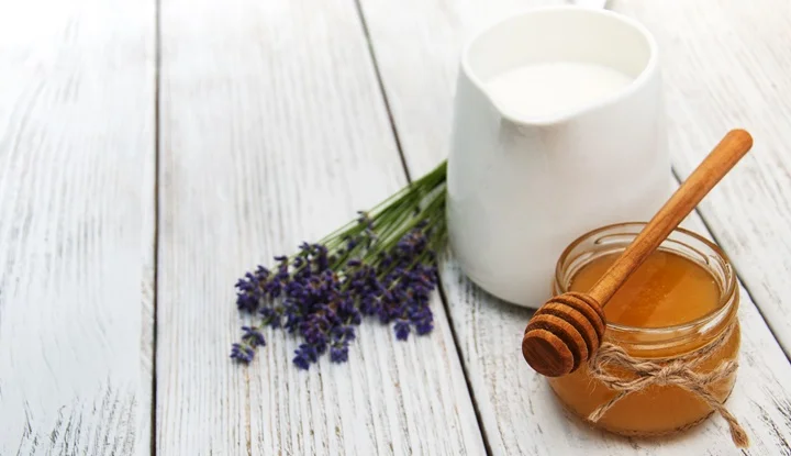 milk-honey-for-brighten-skin