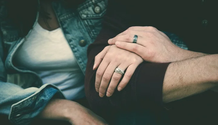 couple-hand-hands-121848